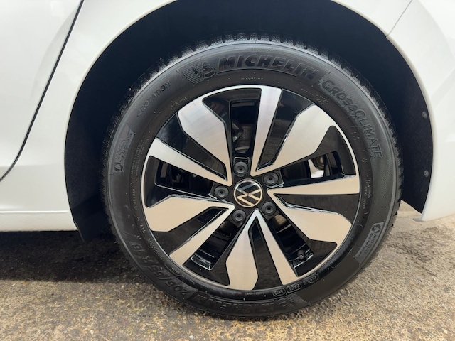 Volkswagen Golf 1.0 TSI Move