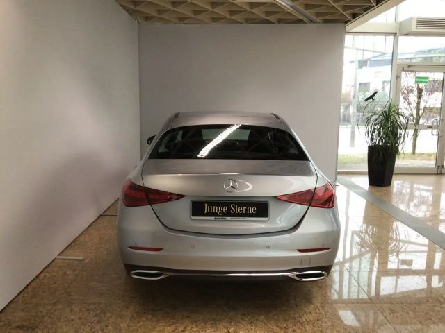 Mercedes-Benz C 180 AVANTGARDE Sedan