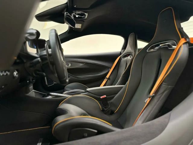 McLaren Artura Artura / MSO Volcano Yellow / Leasing 1,99%