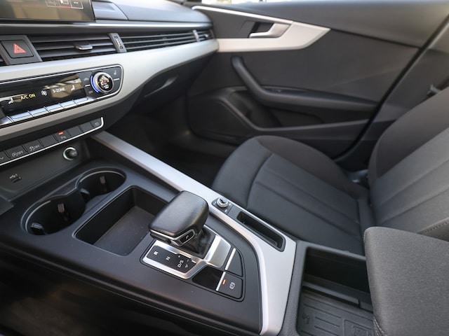 Audi A4 40 TFSI Avant S-Tronic