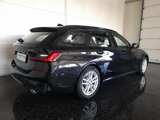 BMW 330 330e M-Sport Touring