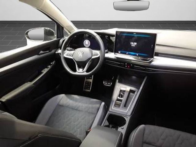 Volkswagen Golf 1.5 eTSI DSG Golf VIII IQ.Drive