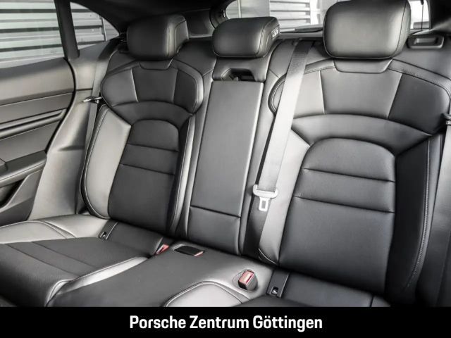 Porsche Taycan 4 Cross Turismo