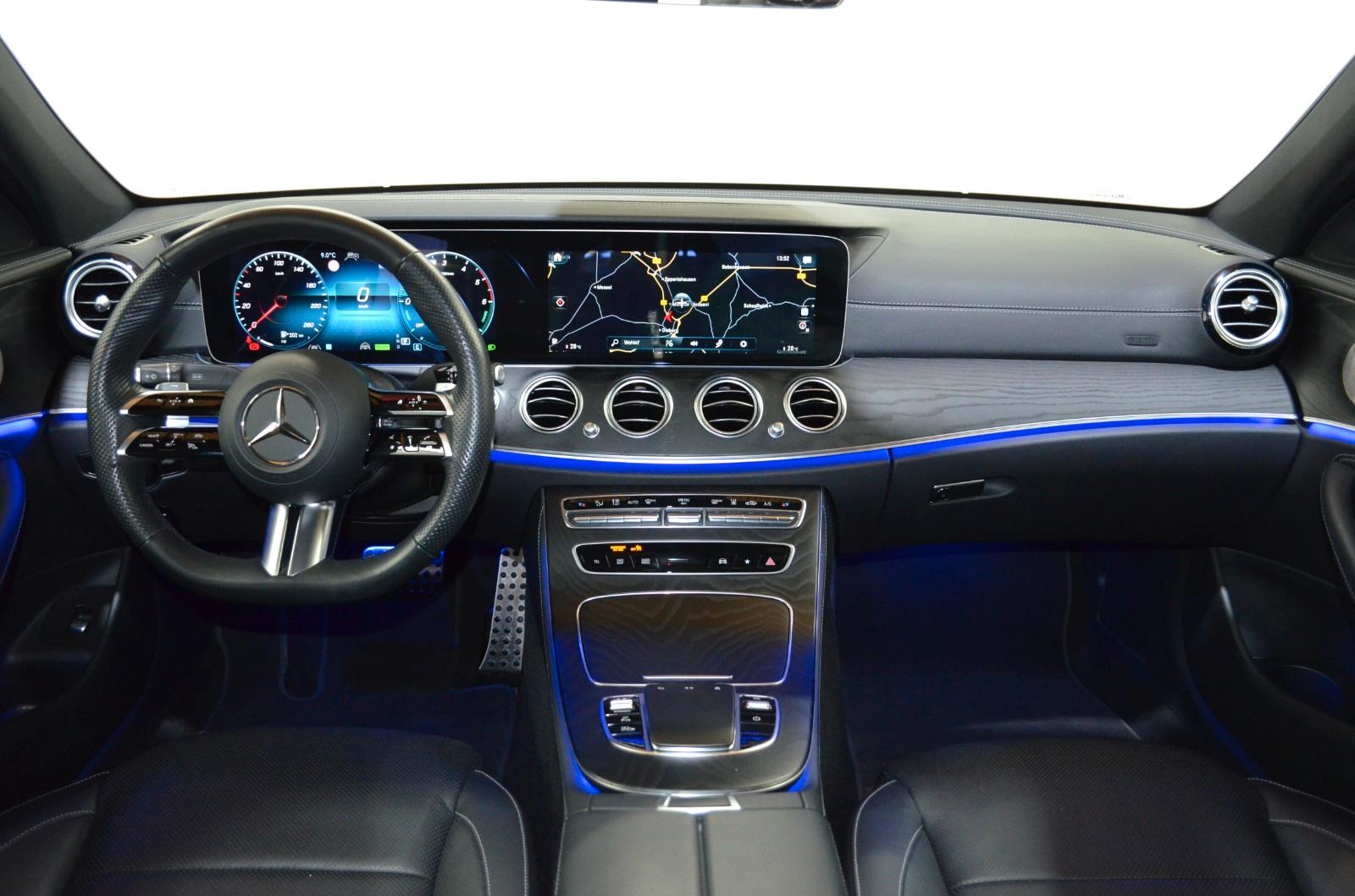 Mercedes-Benz E 300 4MATIC E 300 de Sedan