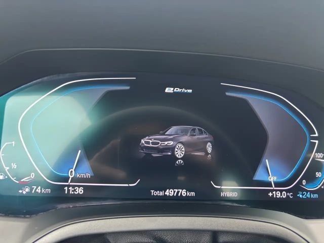 BMW 330 330e Sedan