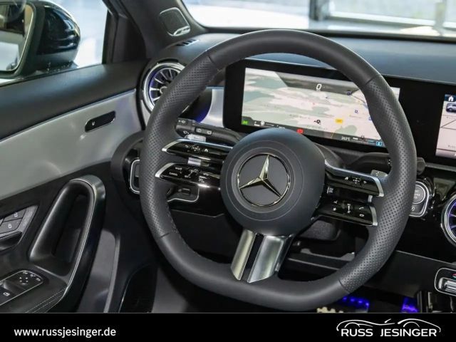 Mercedes-Benz A 220 4MATIC AMG Line