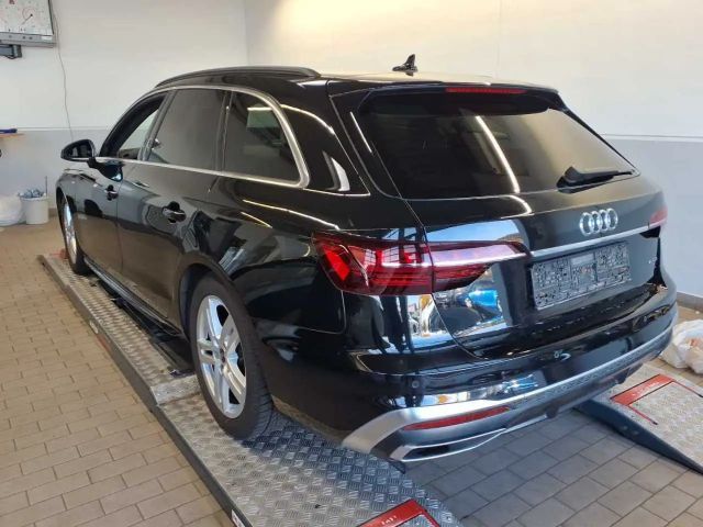 Audi A4 40 TFSI Quattro S-Line S-Tronic
