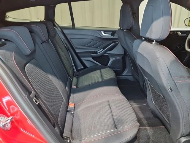 Ford Focus EcoBoost ST Line