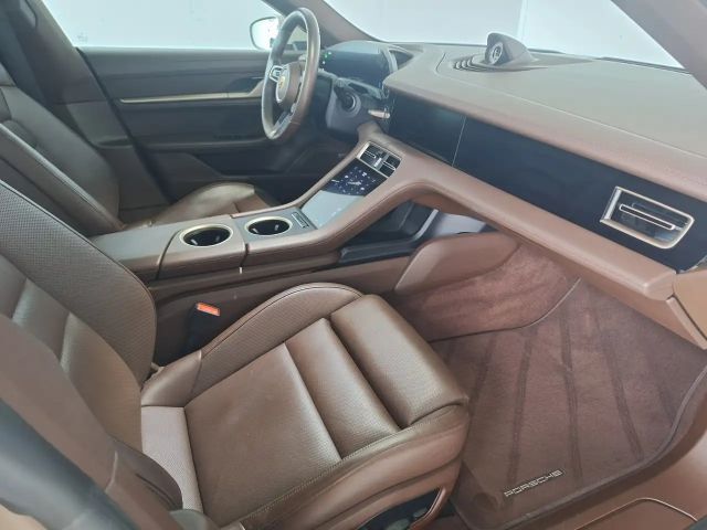 Porsche Taycan 4 Cross Turismo