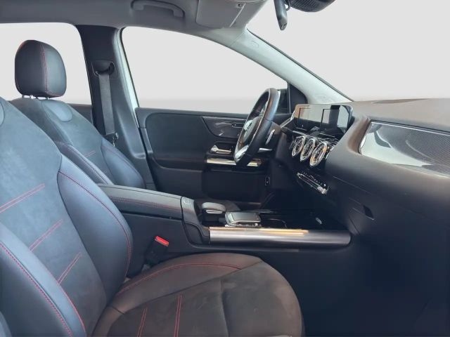 Mercedes-Benz B 250 AMG Line B 250 e