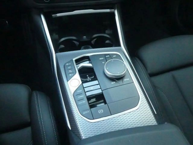 BMW 330 330e Touring xDrive