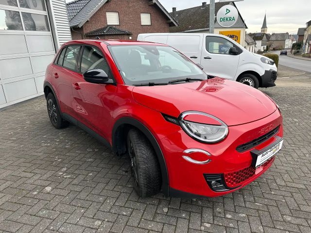 Fiat 600e RED / CarPlay / LED
