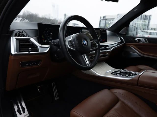 BMW X7 60i FACEL. PANO HUD 360° LED STANDHZ B&W