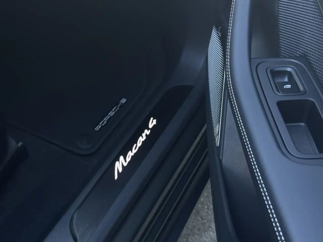 Porsche Macan 4