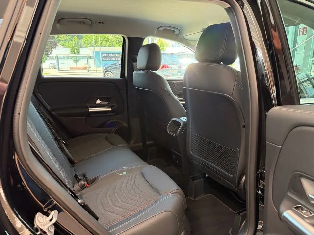 Mercedes-Benz B 180 Sedan