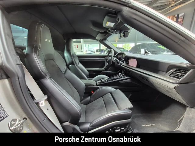 Porsche 992 4 Coupé GTS Targa