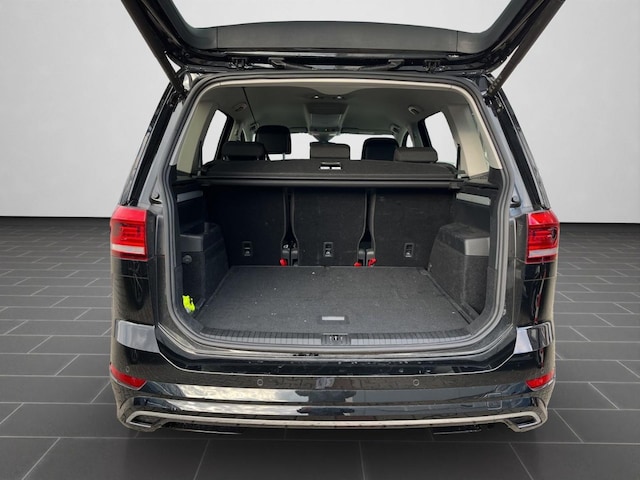 Volkswagen Touran 1.5 TSI DSG R-Line