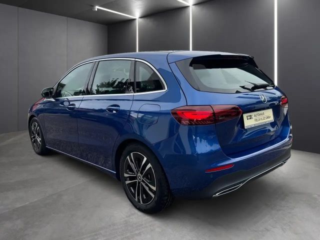 Mercedes-Benz B 200 Progressive Sedan