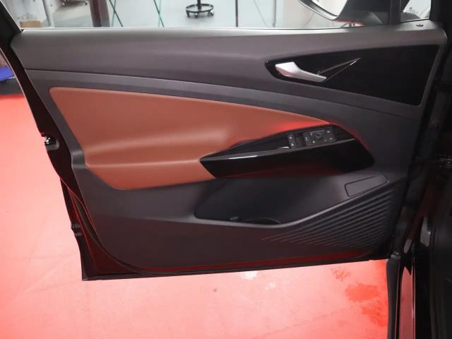 Volkswagen ID.5 150 kW 77 KWh IQ.Drive Pro