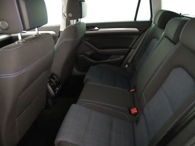 Volkswagen Passat GTE Variant