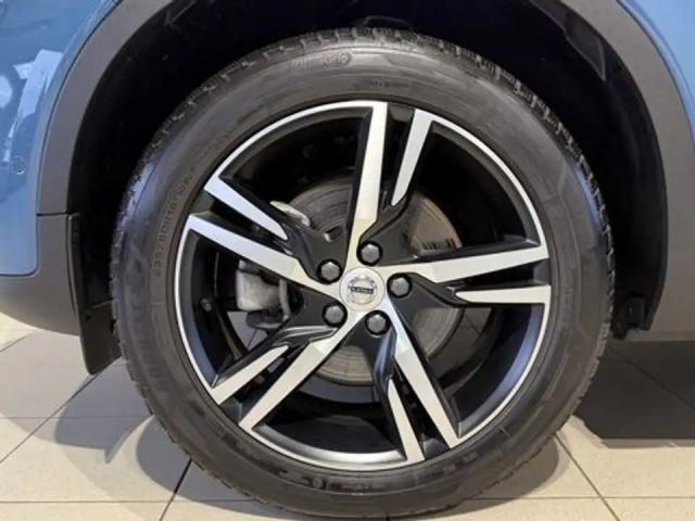 Volvo XC40 Dark Plus