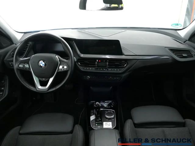 BMW 118 118i Sedan Sport Line