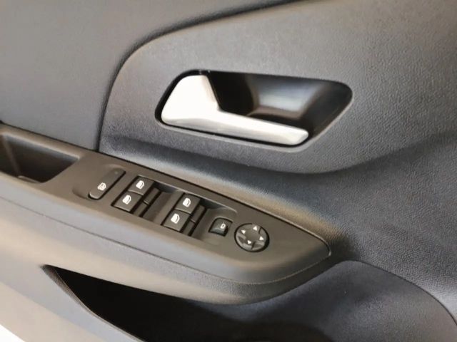 Opel Corsa YES Apple CarPlay Android Auto SHZ LenkradHZG PDC