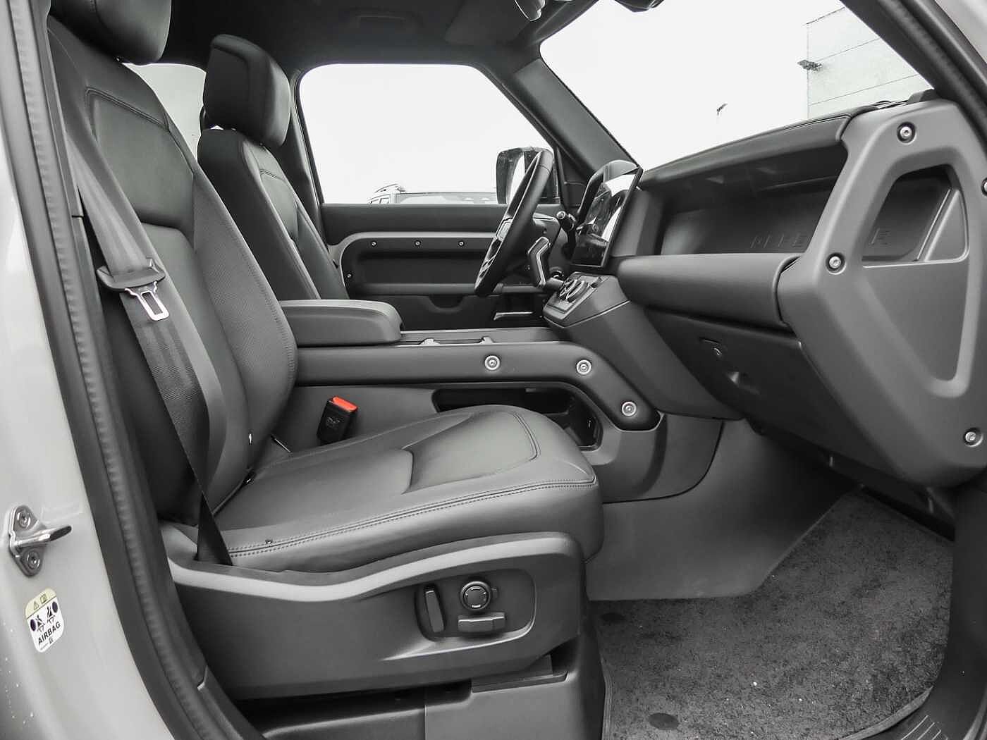 Land Rover Defender 110