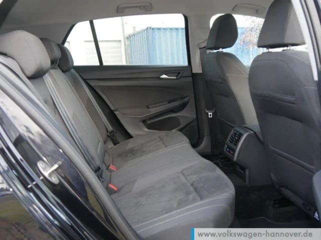 Volkswagen Golf 1.5 eTSI DSG Golf VIII Style