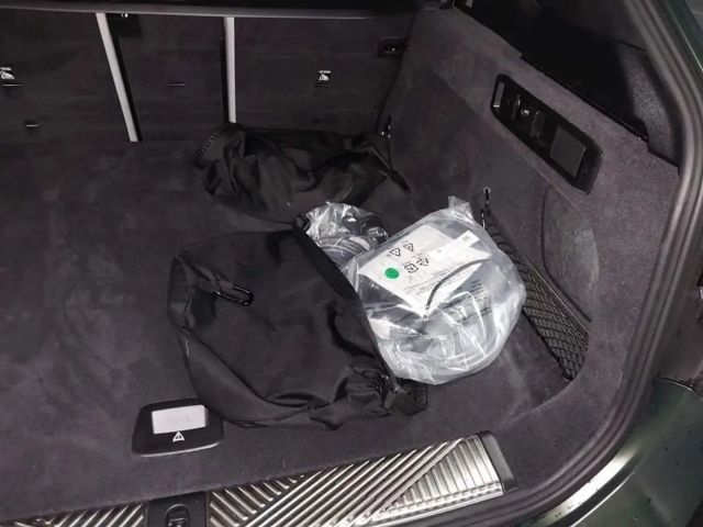 BMW M5 FROZEN DEEP GREEN - UNIEK - 40 GRAM CO2