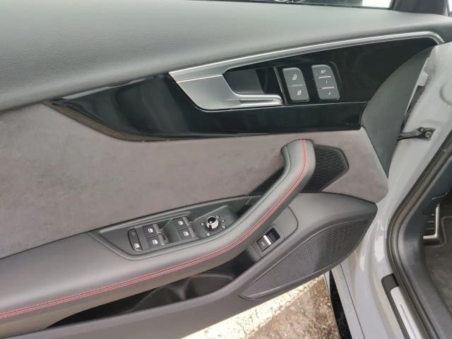 Audi RS4 Avant Quattro S-Tronic