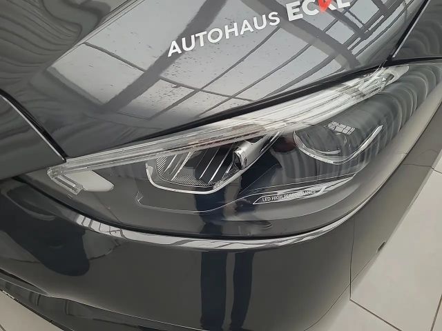 Mercedes-Benz C 200 C 200 d Sedan