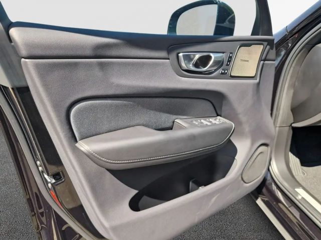 Volvo XC60 Dark Plus