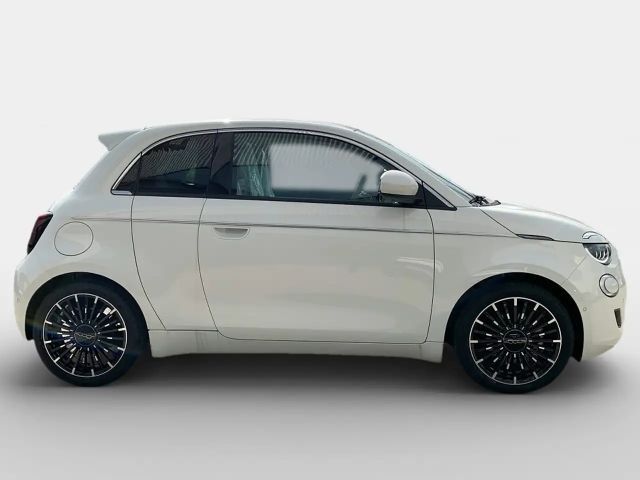 Fiat 500e La Prima