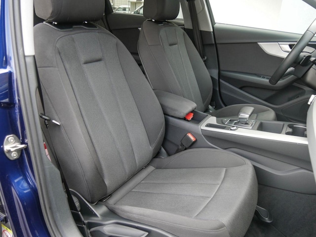 Audi A4 35 TFSI S-Tronic Sedan
