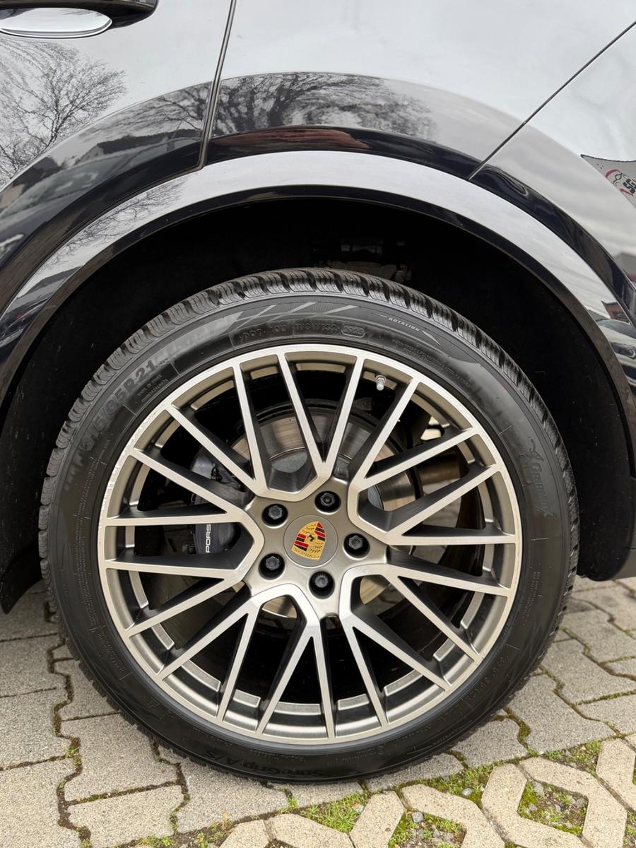 Porsche Cayenne Platinum Edition