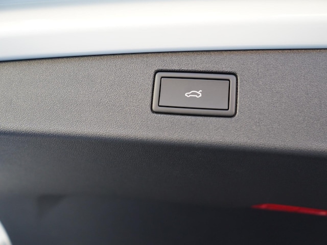 Volkswagen Tiguan Tiguan 1.5 eTSI R-Line Black Style KAMERA NAVI AHK