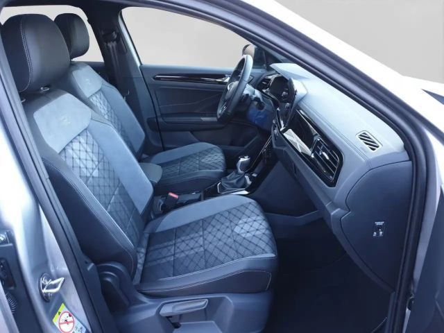 Volkswagen T-Roc 1.5 eTSI DSG R-Line