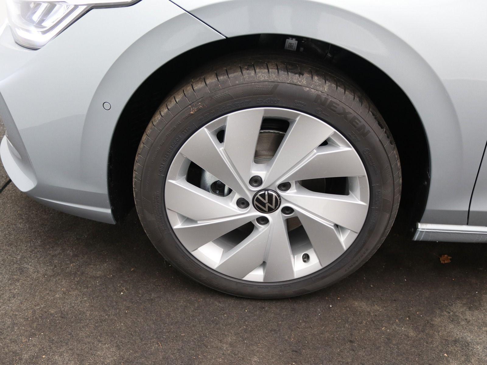 Volkswagen Golf 1.5 eTSI DSG Life