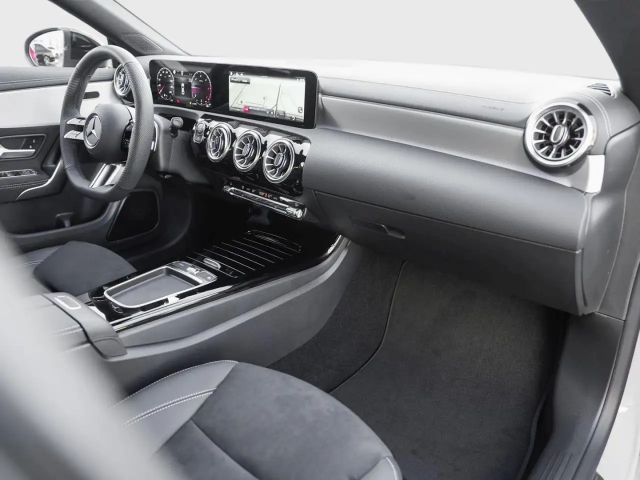 Mercedes-Benz CLA 220 AMG Line CLA 220 d Coupé