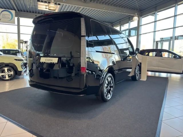 Hyundai Staria Signature