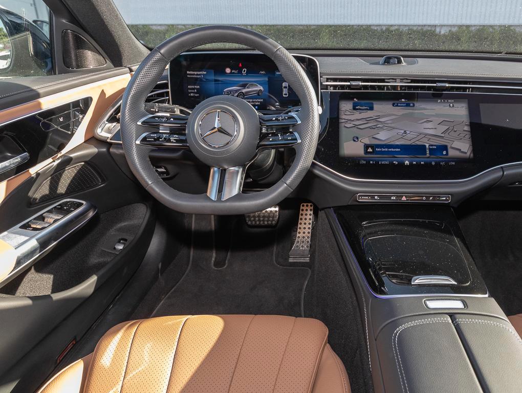 Mercedes-Benz E 200 Sedan