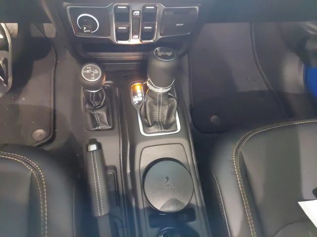 Jeep Wrangler Sahara