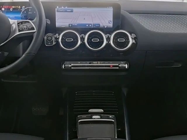 Mercedes-Benz GLA 200 4MATIC GLA 200 d