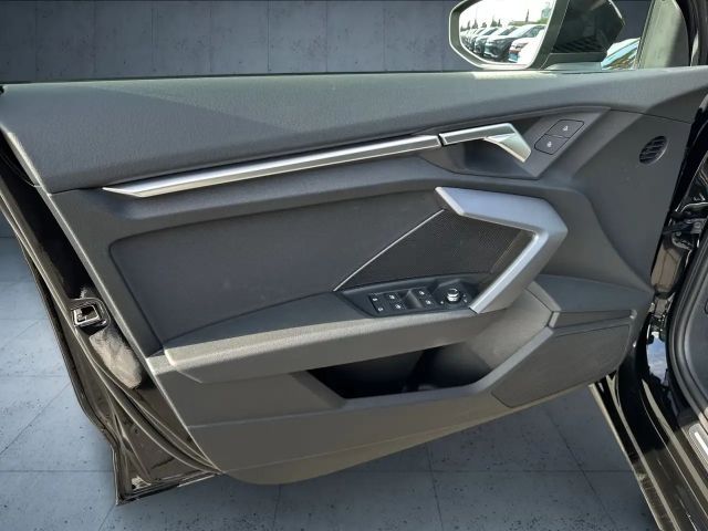 Audi A3 30 TFSI Sedan