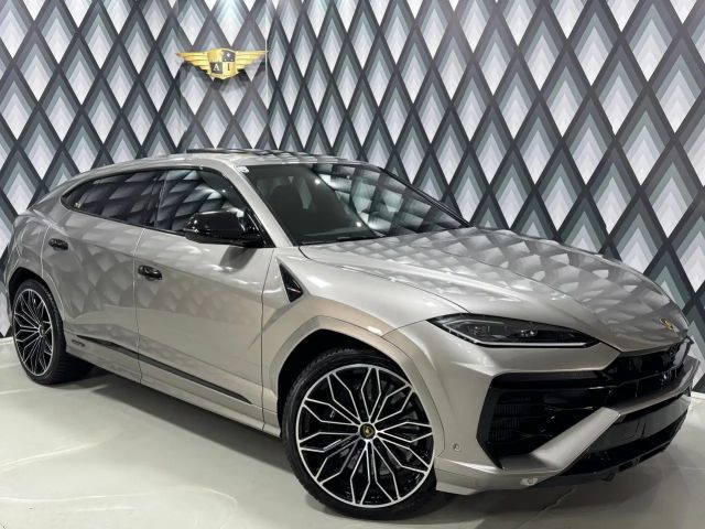 Lamborghini Urus SE // CARBON // UNIKÄT // VOLLE HÜTTE //