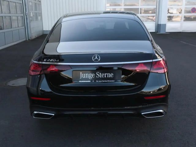 Mercedes-Benz E 220 AMG Line E 220 d Sedan