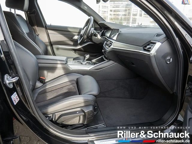 BMW 330 330d M-Sport Sedan