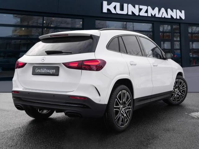 Mercedes-Benz GLA 200 AMG Line