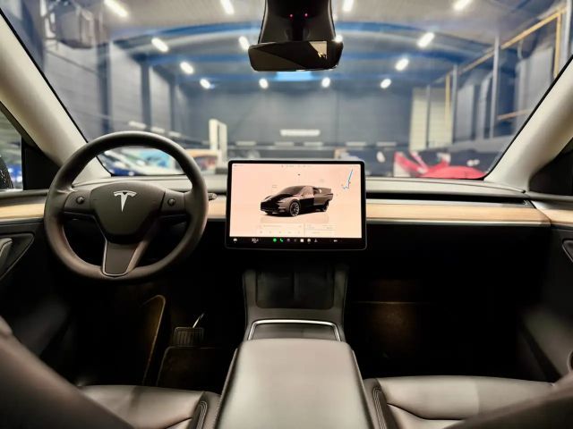 Tesla Model Y AWD Long Range